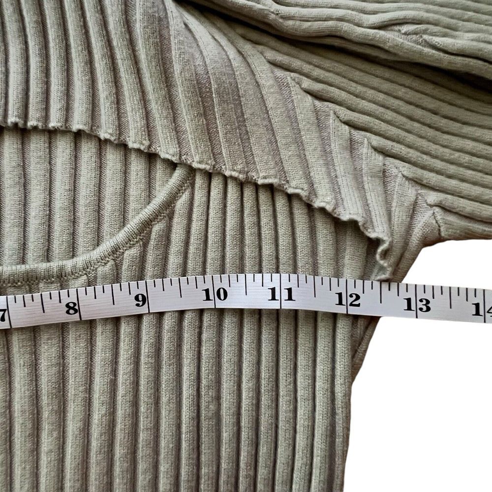 Le Lis Women Size Small Pale Green Turtleneck Cropped Cutout Ribbed Knit Sweater - Picture 4 of 9